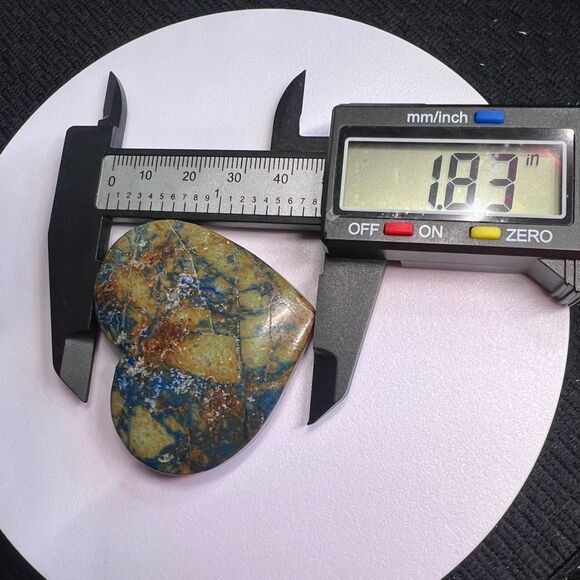 Azurite Heart Carving Meditation Stone (4) - Picture 8 of 9